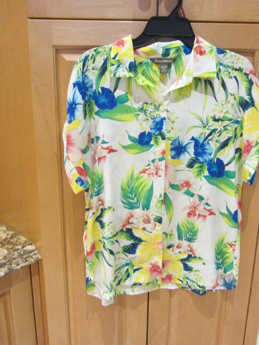 Woman's Tommy Bahama Blouse